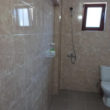 Gasthof Alfa With Parking Warna