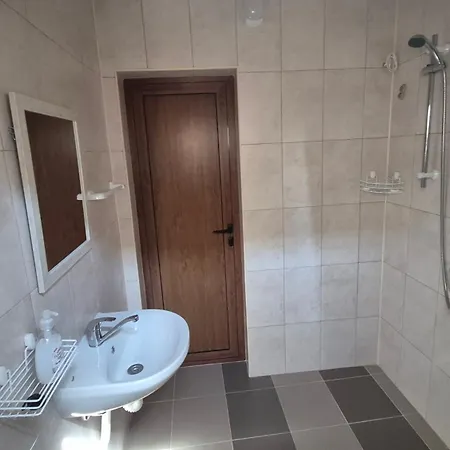 Gasthof Alfa With Parking Warna