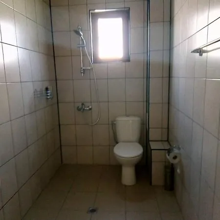 Gasthof Alfa With Parking Warna