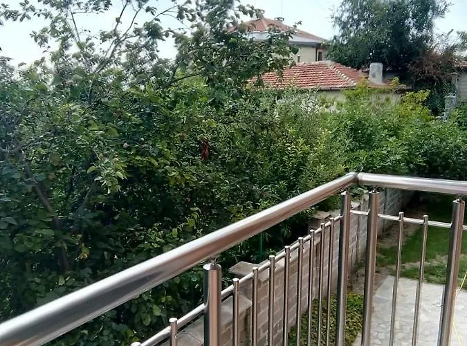 Guest house Alfa With Parking 3*