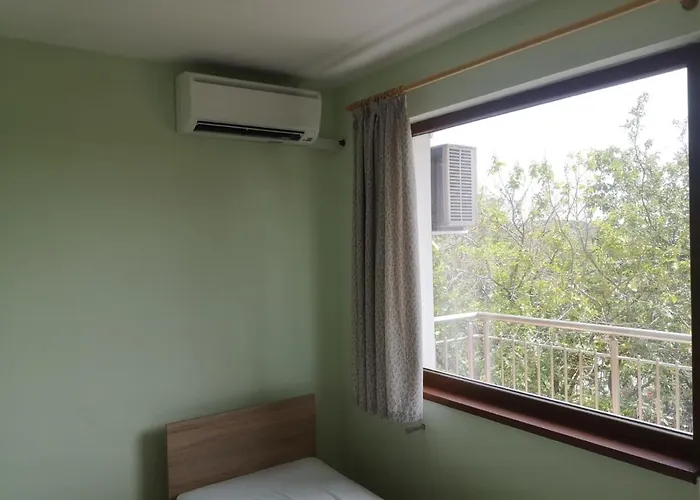 Pensiune Alfa With Parking