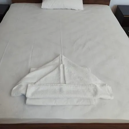 Alfa Guest House With Parking 바르나