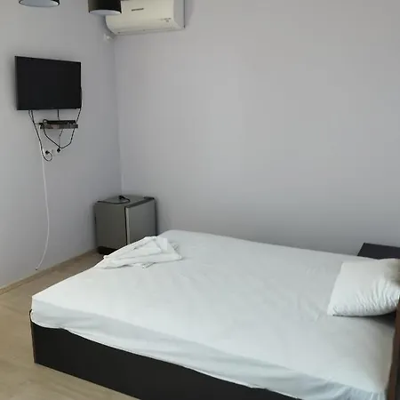 게스트하우스 Alfa Guest House With Parking