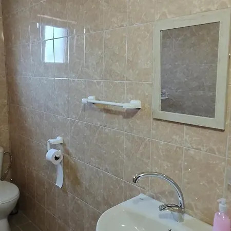 Alfa Guest House With Parking 게스트하우스 *
