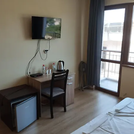 Alfa Guest House With Parking
