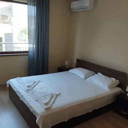 Alfa With Parking Guest house