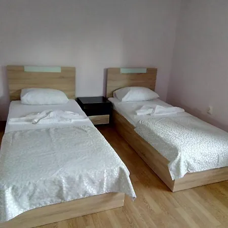 Alfa Guest House With Parking *