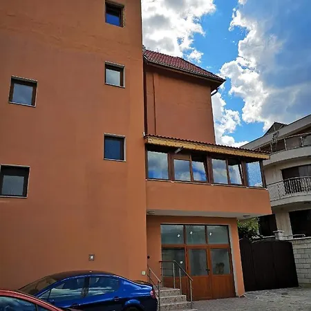 Alfa Guest House With Parking