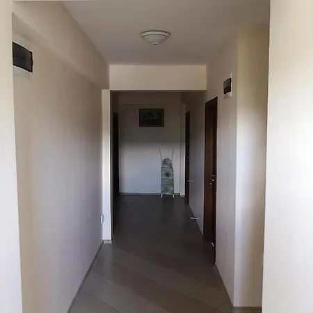 Alfa Guest House With Parking